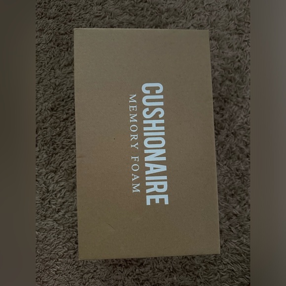 Cushionaire Heels - Picture 4 of 8